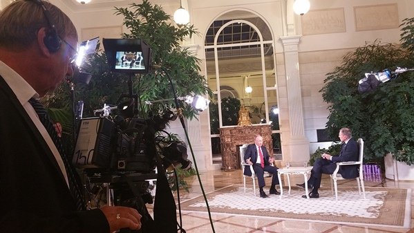 Putin-Wolf-Interview mit Kameramann