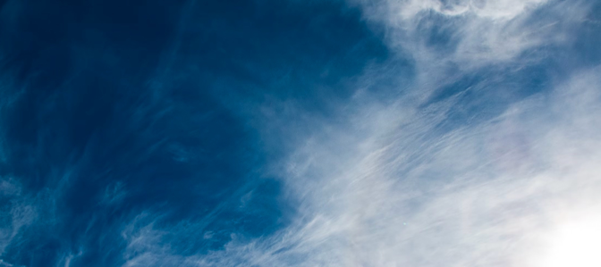 Stockfoto Blauer Himmel mit Wolken