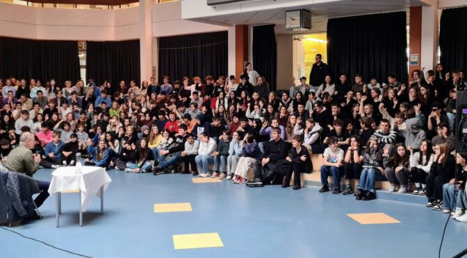 Schulbesuch im GRG 15 auf der Schmelz in Wien