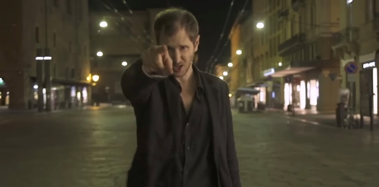 Marco Wanda im Musikvideo zu "Bologna" - Screenshot