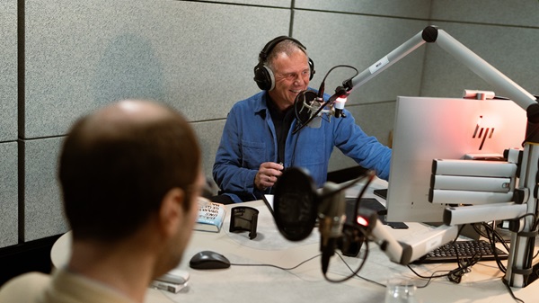 Marco Wanda und Armin Wolf im Ö1-Studio
